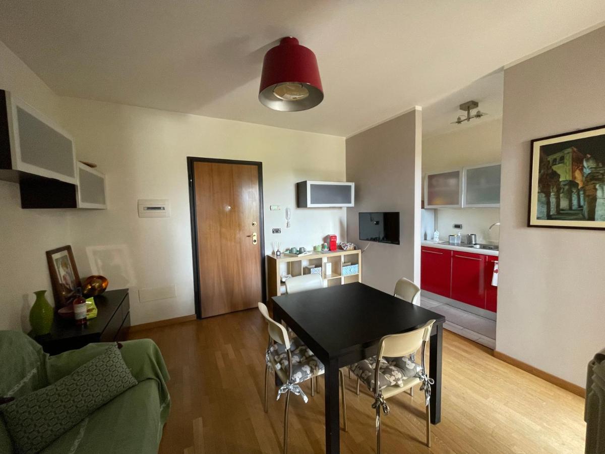 Apartment A Casa Di Amici - Intero - Free Parking - Wi-fi Lecce
